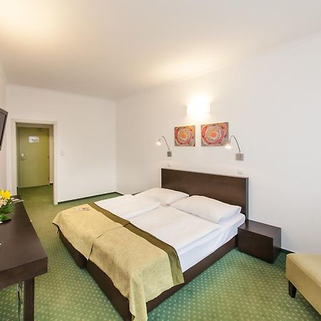 Hotel Vitkov プラハ エクステリア 写真