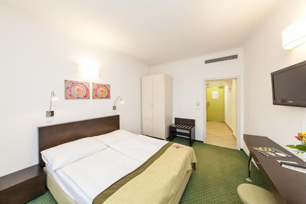 Hotel Vitkov プラハ エクステリア 写真