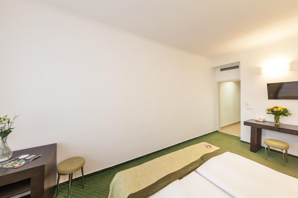 Hotel Vitkov プラハ エクステリア 写真