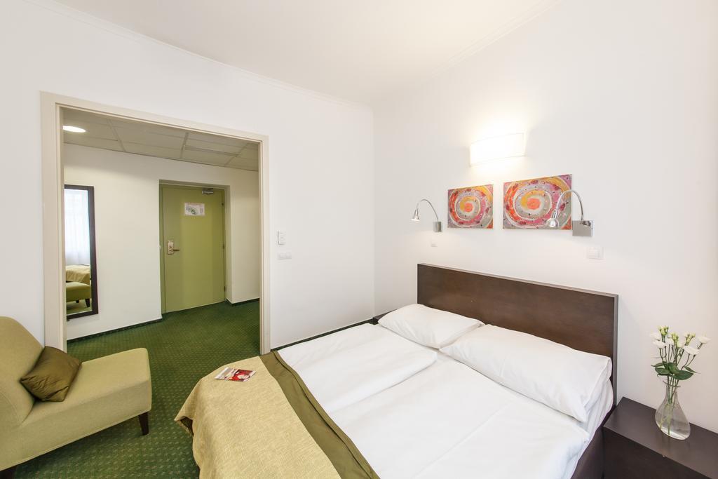 Hotel Vitkov プラハ エクステリア 写真