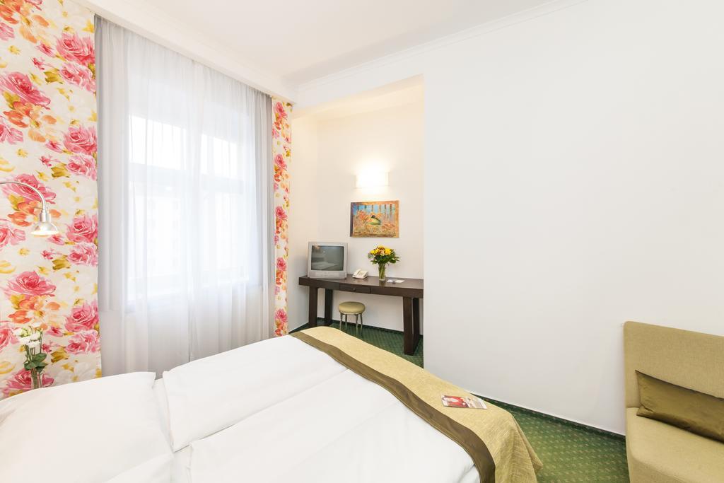 Hotel Vitkov プラハ エクステリア 写真