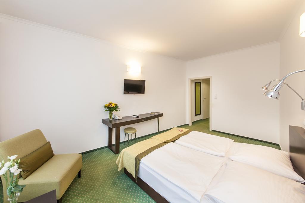 Hotel Vitkov プラハ エクステリア 写真