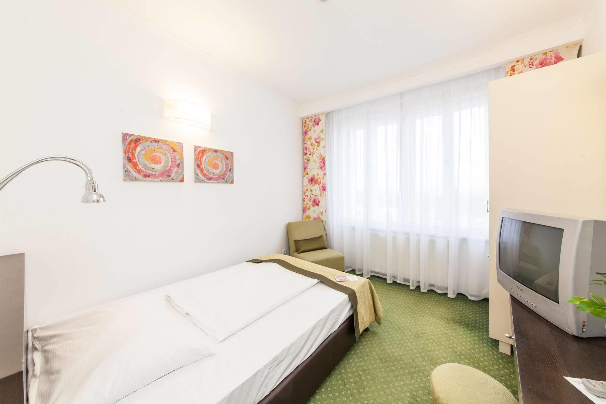 Hotel Vitkov プラハ エクステリア 写真
