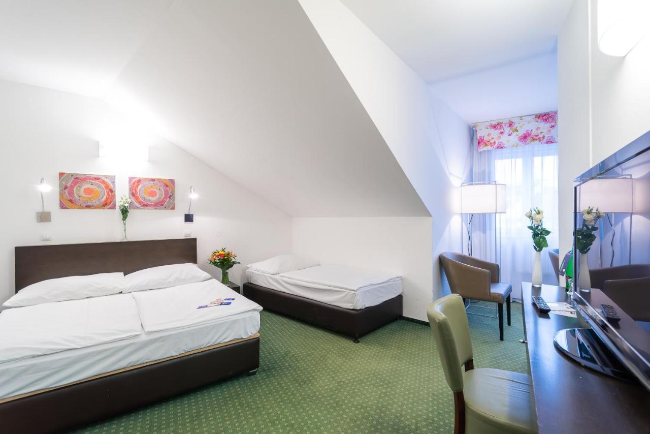 Hotel Vitkov プラハ エクステリア 写真